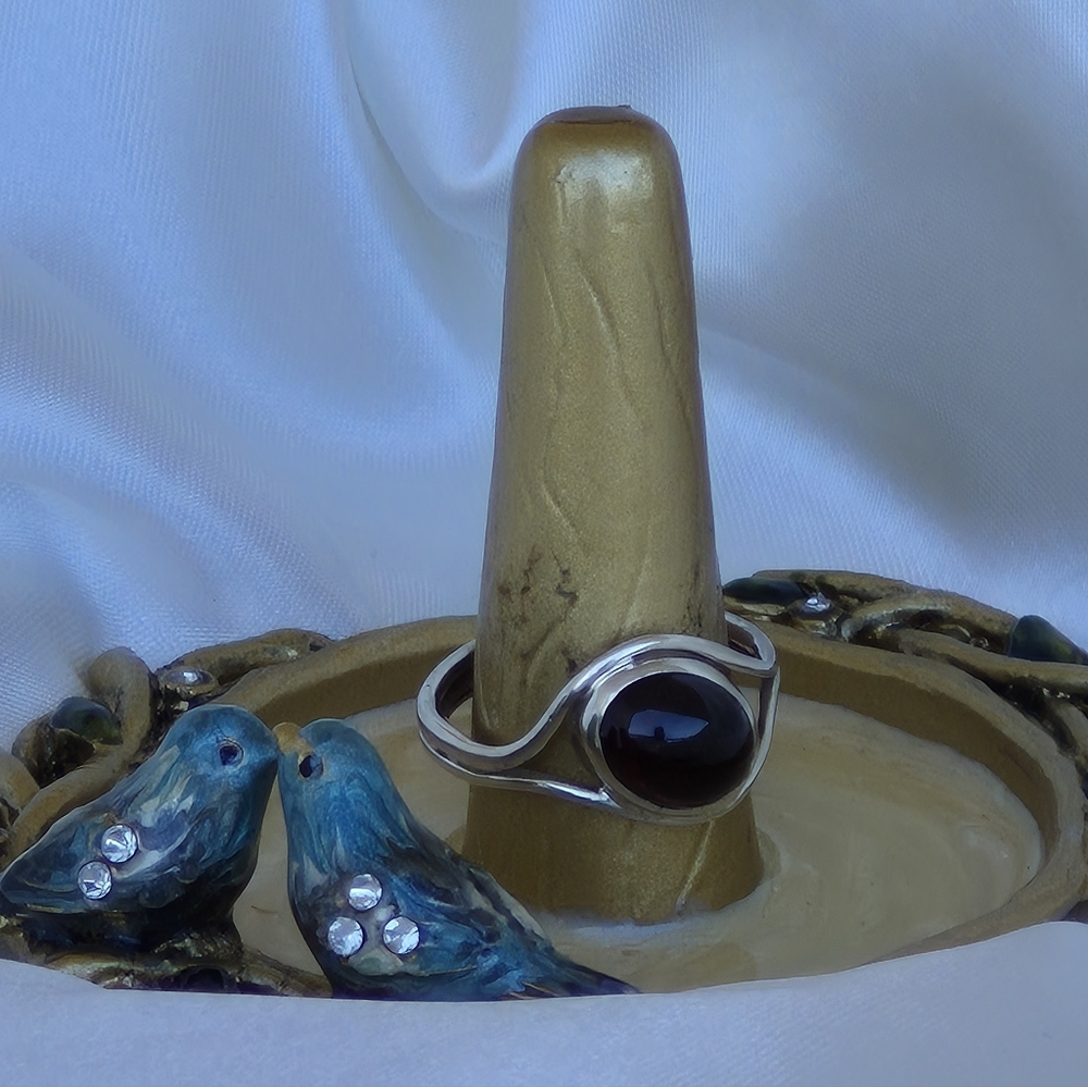 Sterling Silver Garnet Swirl Ring. Split Shank Ba… - image 6